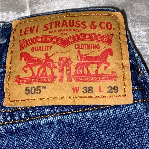 Levi’s 505 Jeans - Picture 3 of 3